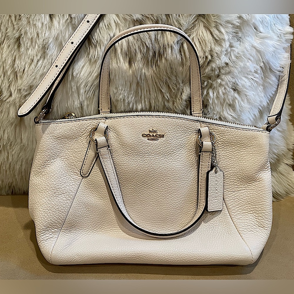 Authentic Coach White Leather Crossbody Bag with Handles
